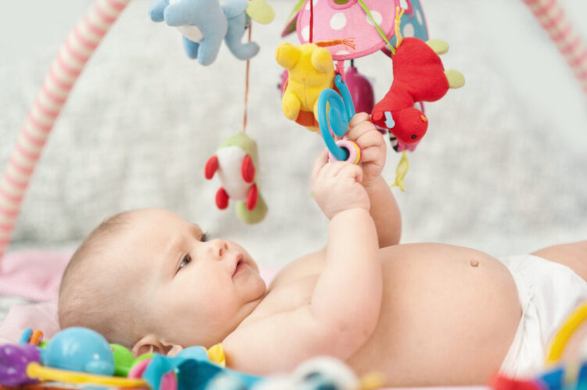Baby Play Gym and Infant Play Mat with Protective Nets Toddler Activity Center with 5 Hanging Toys,Baby Activity Gym and Ball Pit for Sensory Exploration and Motor Skill Development