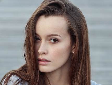 Woman with a clear widows peak