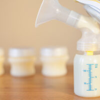 manual breast pump photo