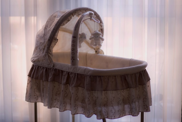 how much weight can a convertible crib hold