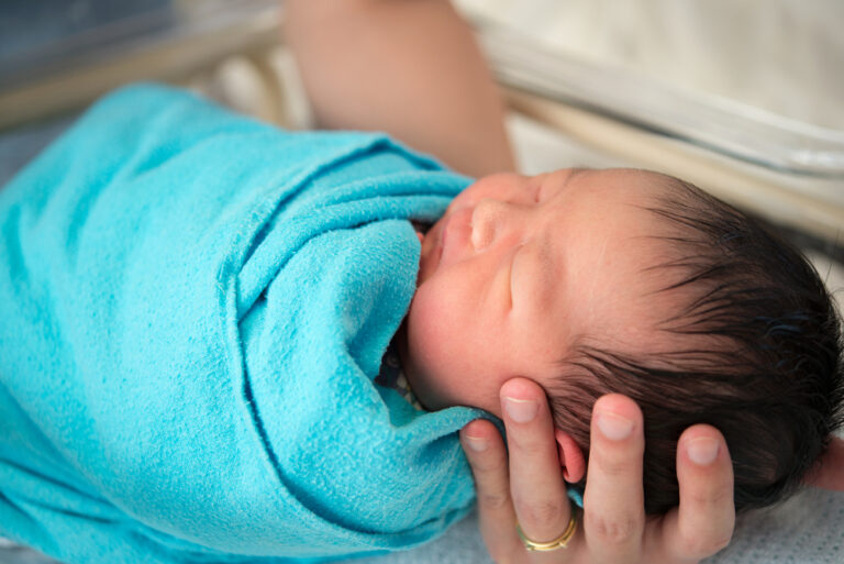 How Long Should You Swaddle Baby? Experienced Mommy