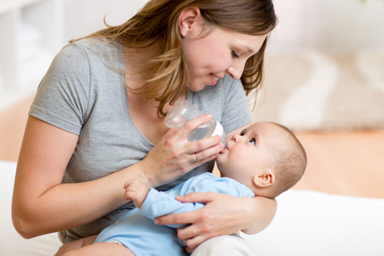 When to Introduce a Bottle to a Breastfed Baby Experienced Mommy