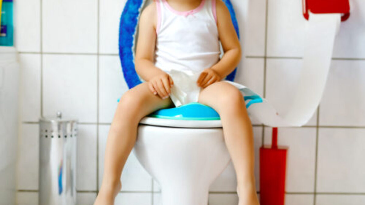 Sexy buttocks being wiped after sitting on a toilet