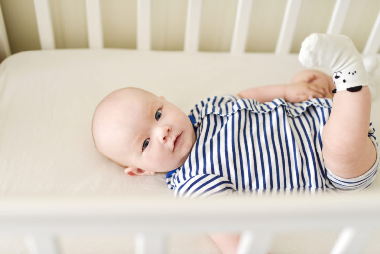 Is It OK To Leave Baby In Crib Awake? Experienced Mommy