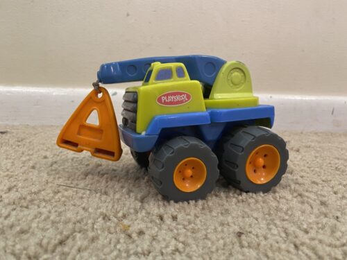 Playskool Hasbro Pull String Crane Tow Truck Vibrating Rolling Toy