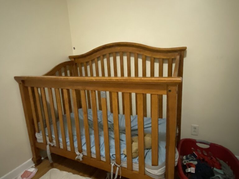 delta children's crib