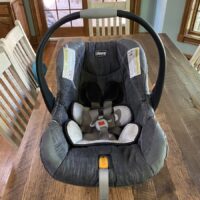 chicco keyfit 30 car seat on the table