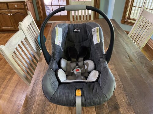 chicco keyfit 30 car seat on the table